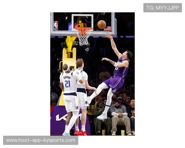 东契奇突破暴扣命中，独行侠在主场拿下胜利